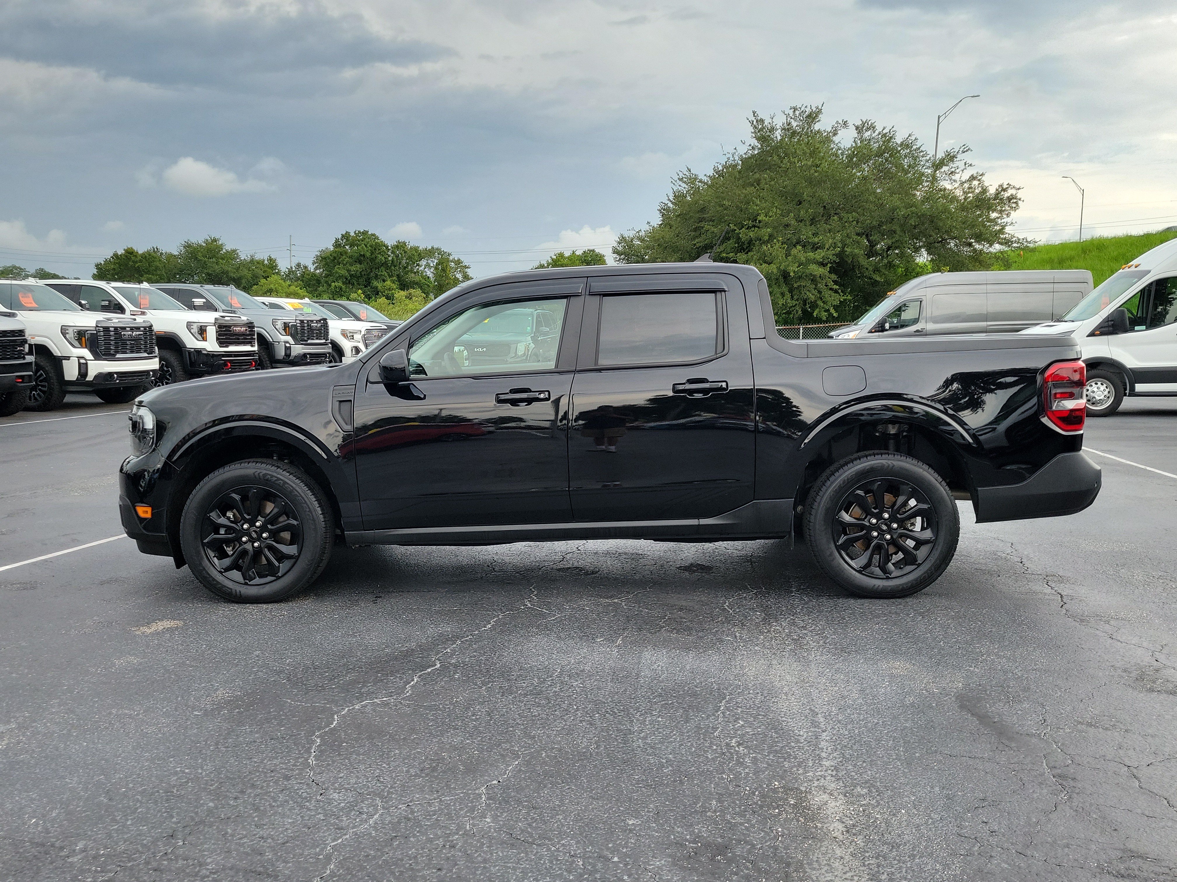 Certified 2024 Ford Maverick Lariat w/ Black Appearance Package FWD image 6