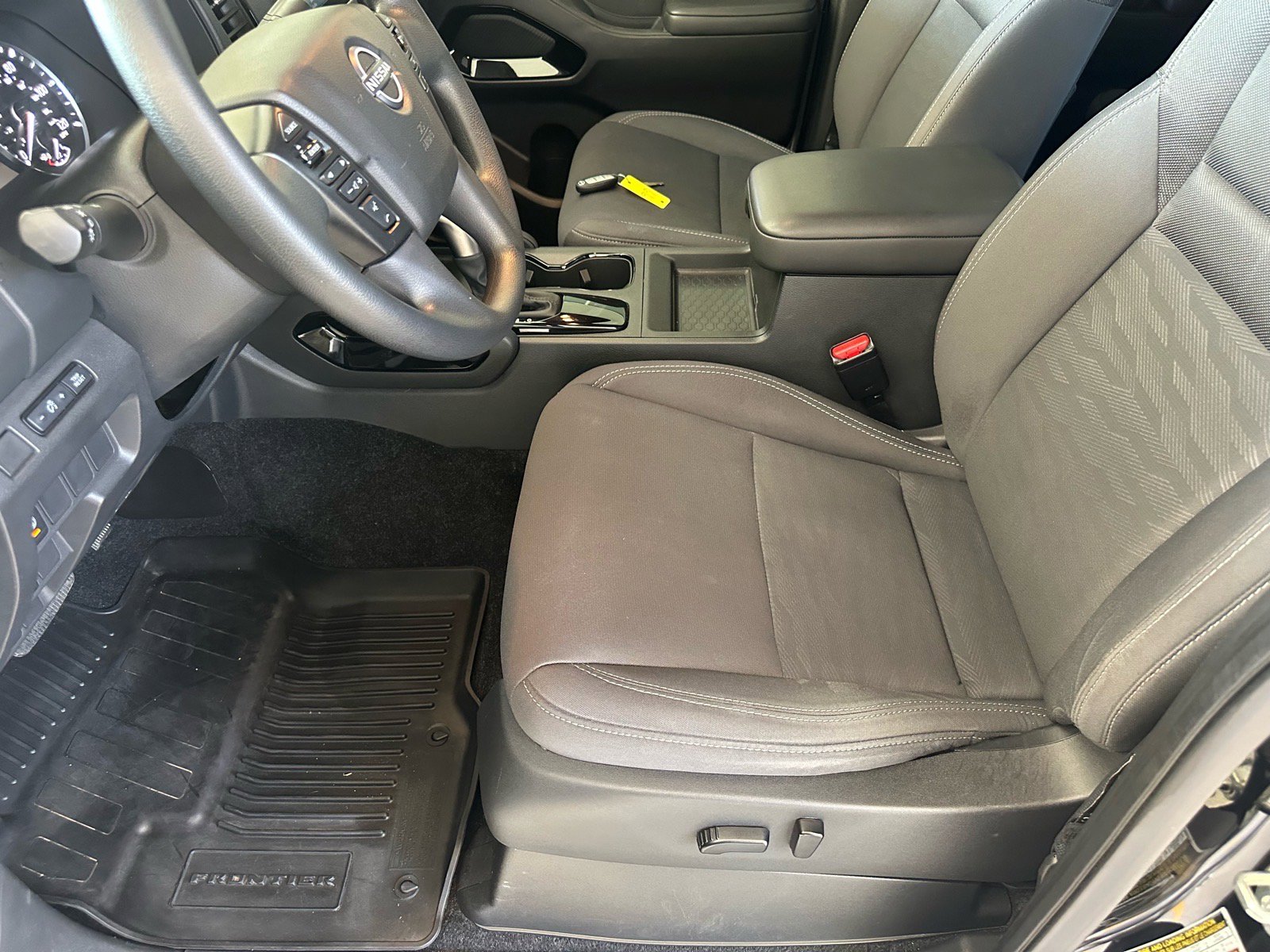 Used 2023 Nissan Frontier SV w/ Midnight Edition Package RWD image 18