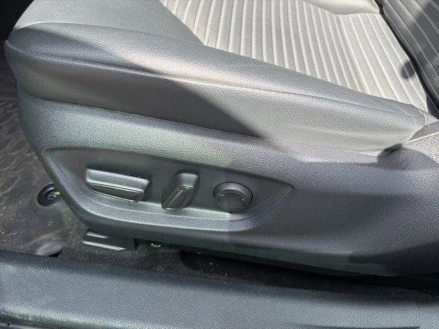 Used 2023 Toyota Camry SE w/ Convenience Package FWD image 4