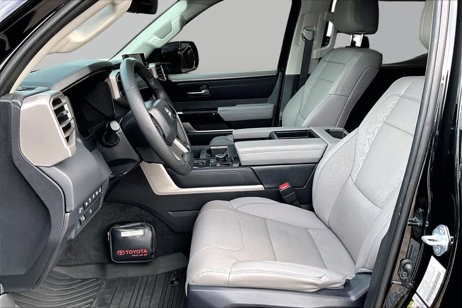 Used 2024 Toyota Tundra Limited w/ Power Package AWD/4WD image 10