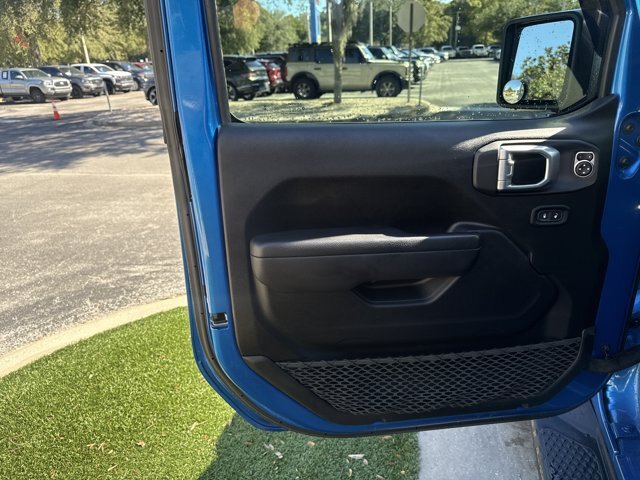 Used 2022 Jeep Gladiator Sport AWD/4WD image 14