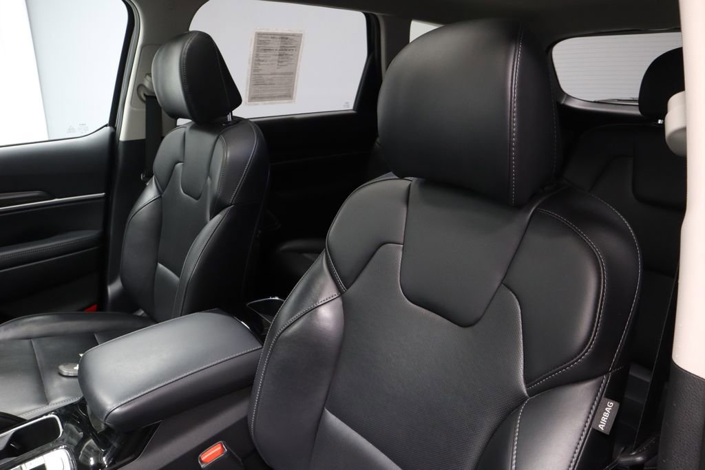 Used 2025 Kia Telluride S FWD image 24
