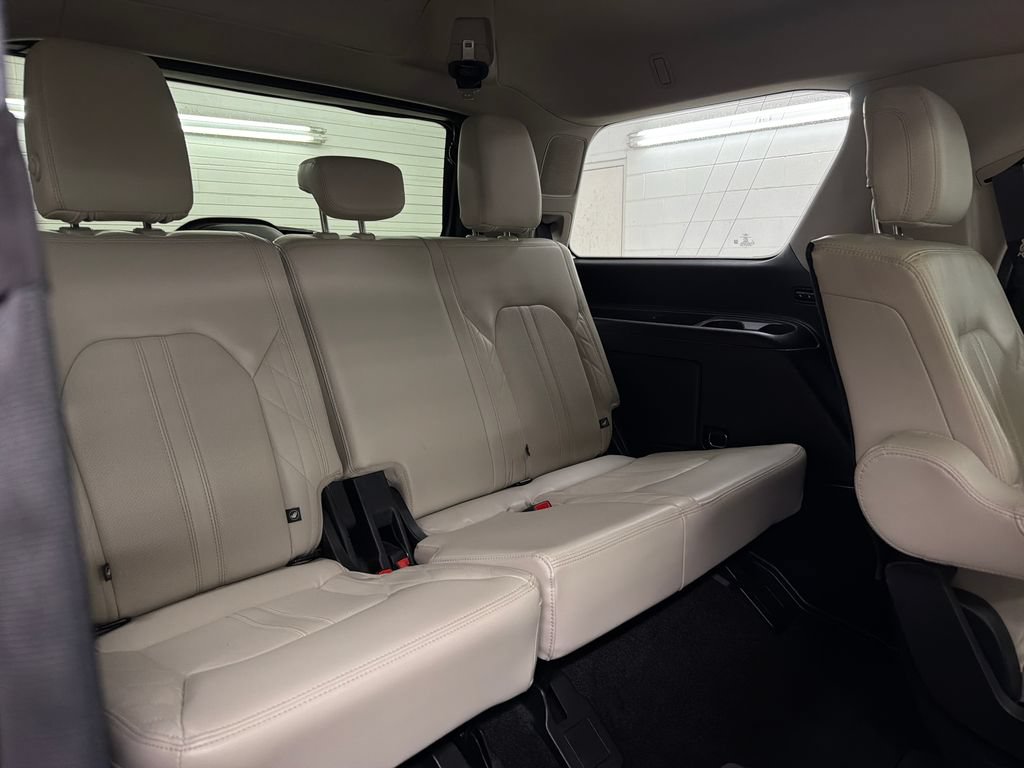 Certified 2019 Ford Expedition Platinum RWD image 32