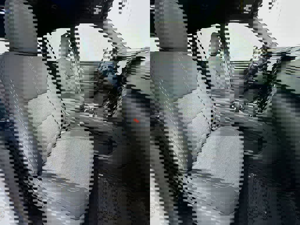 Used 2025 GMC Acadia Elevation image 18