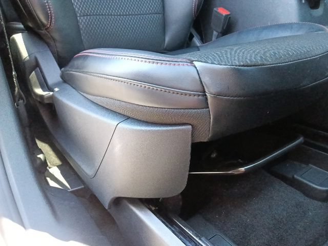 Certified 2025 Ford Escape ST-Line w/ Tech Pack #1 FWD image 32