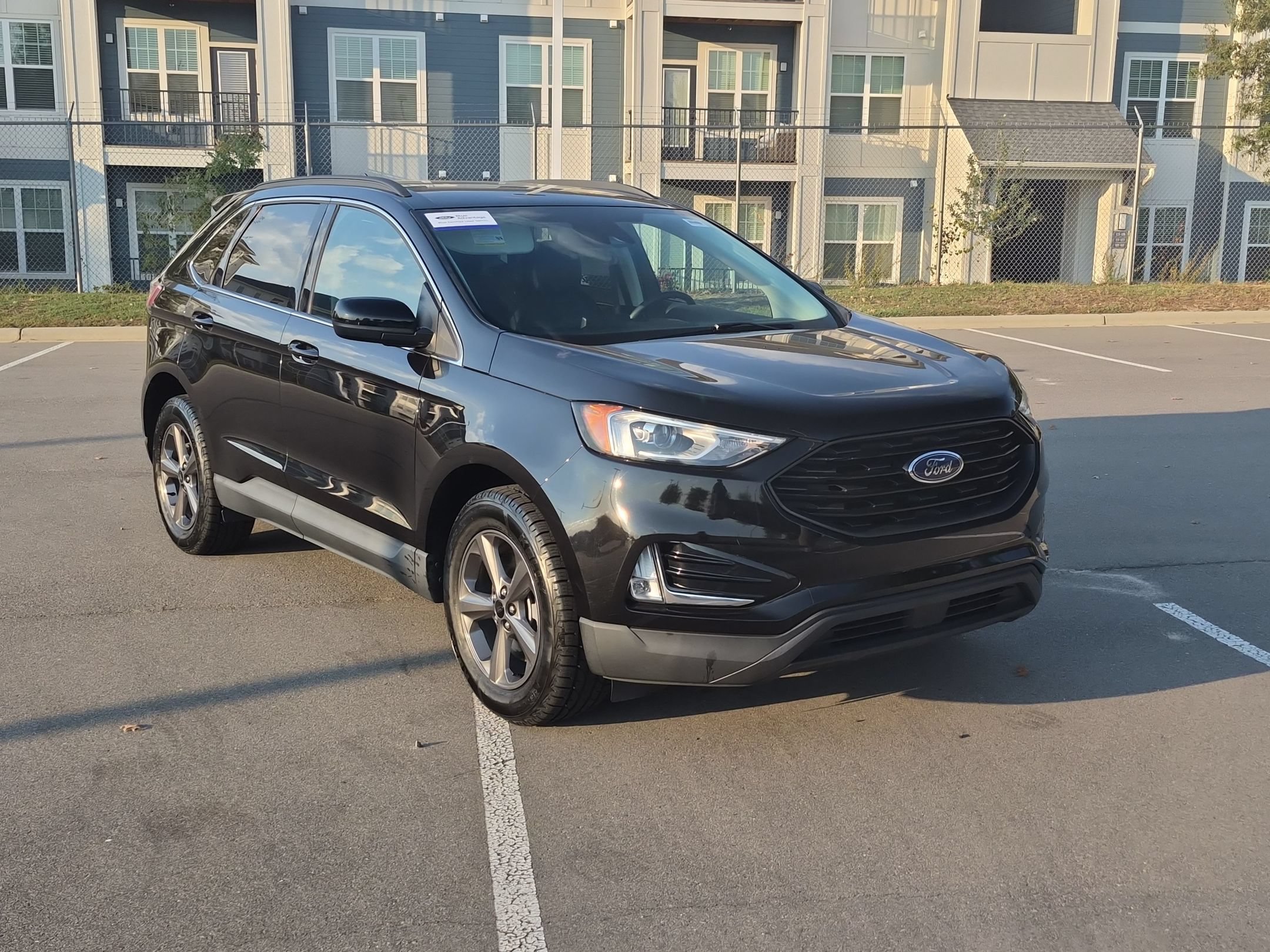 Certified 2022 Ford Edge SEL w/ Sport Appearance Package AWD/4WD image 2