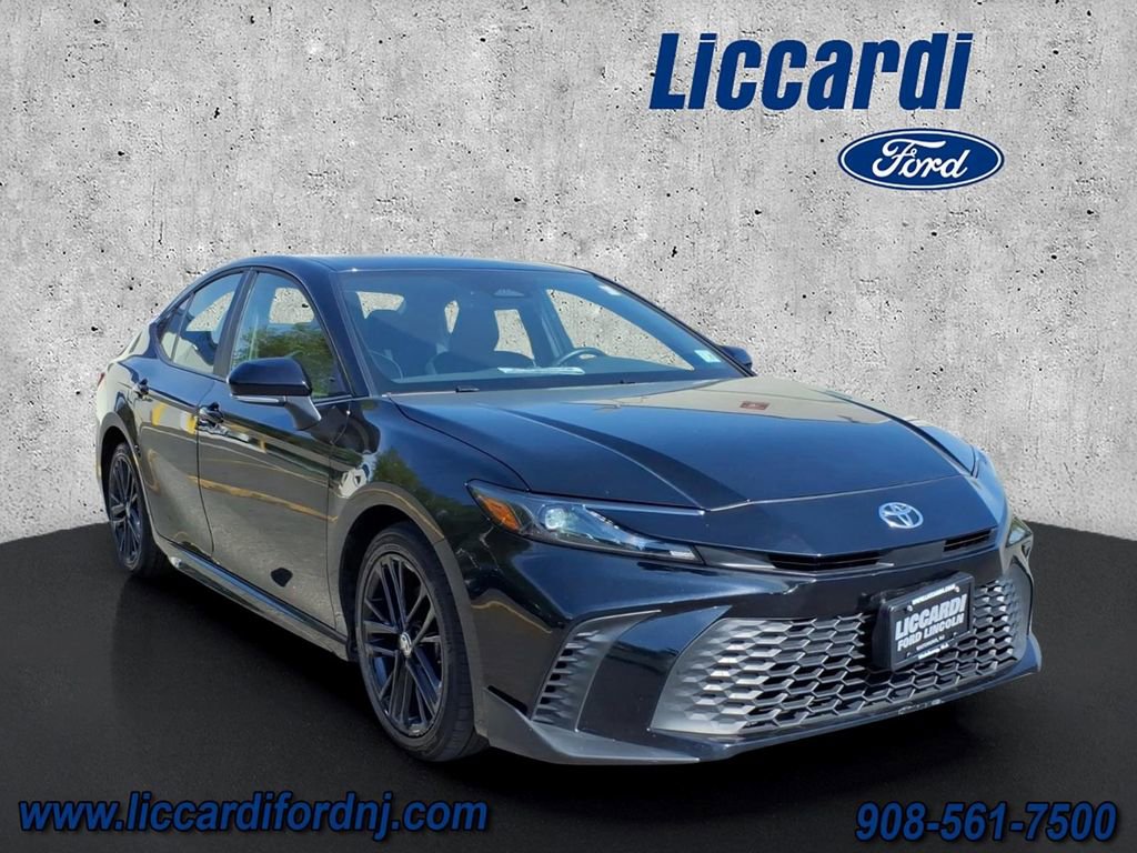 Used 2025 Toyota Camry SE w/ Convenience Package