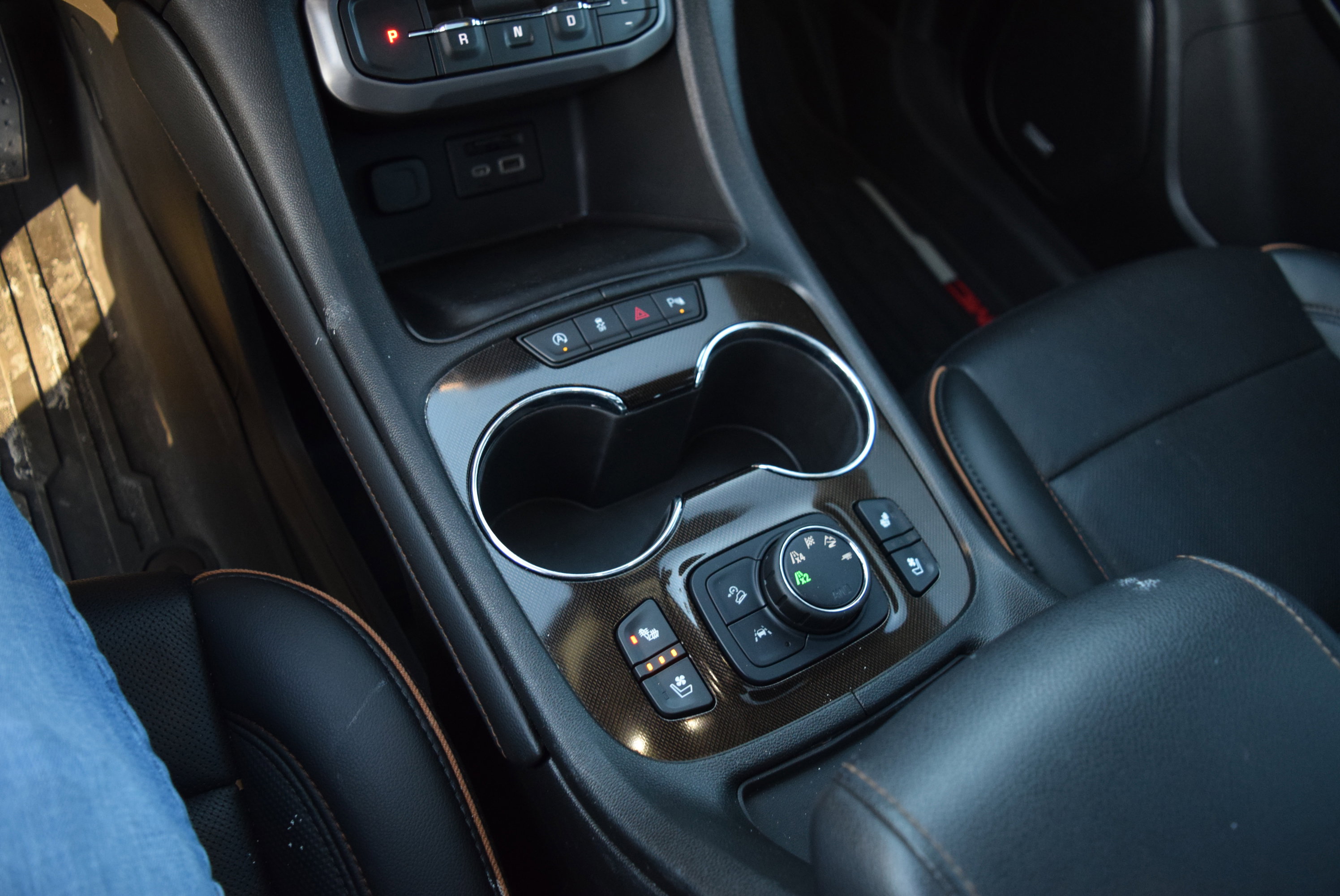 Used 2021 GMC Acadia AT4 w/ Technology Package image 17