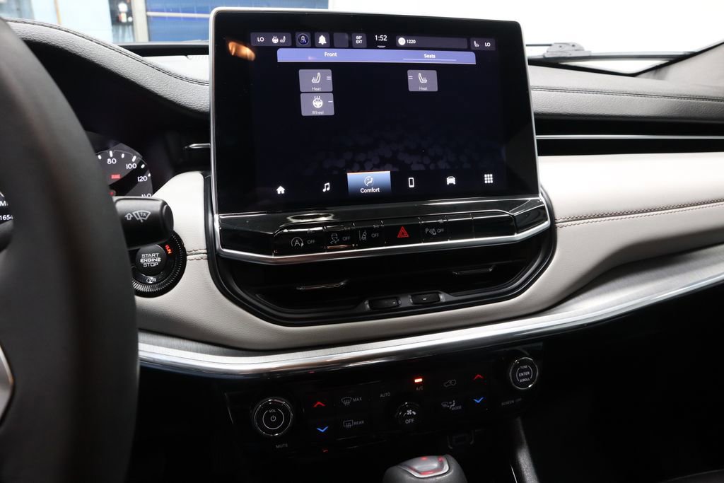 Used 2024 Jeep Compass Limited image 31