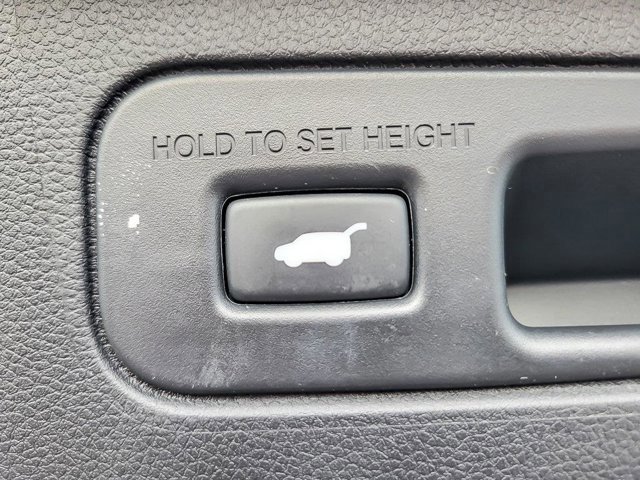 Used 2025 Honda Pilot TrailSport image 27