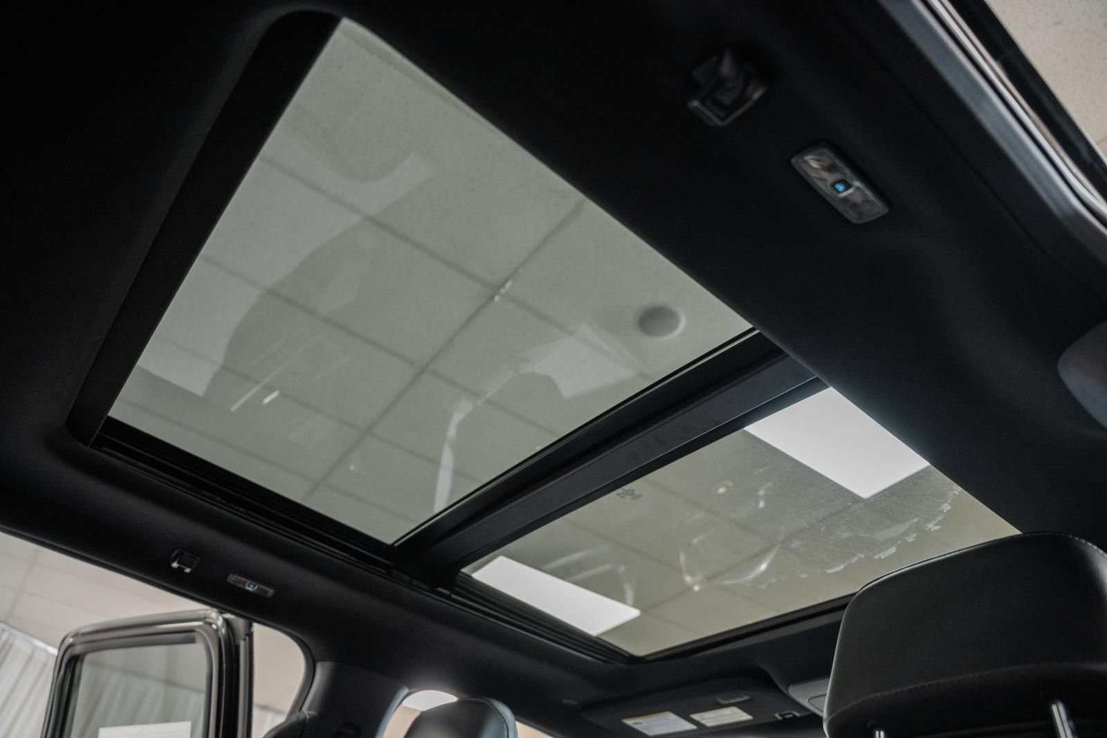 Certified 2023 Ford F150 Lariat w/ Equipment Group 502A High image 44