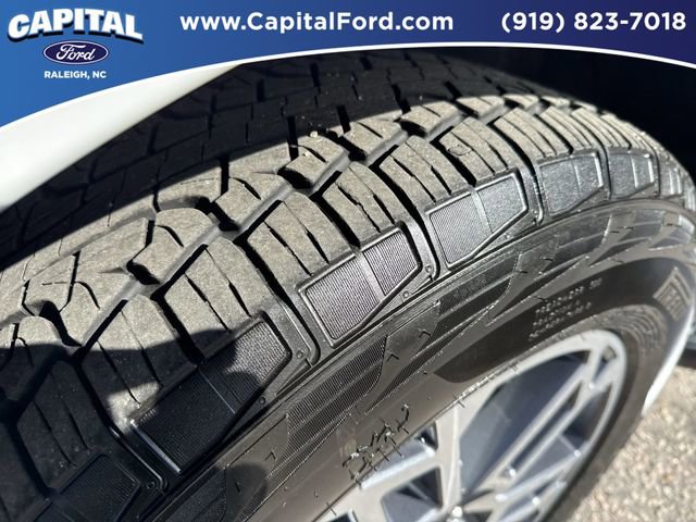 Certified 2025 Ford Expedition Active image 13