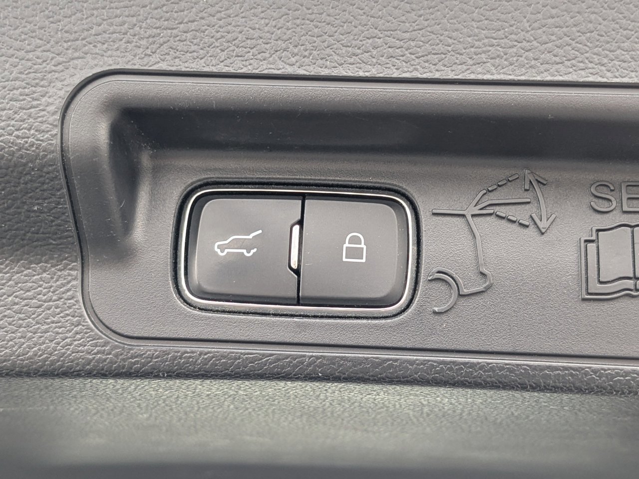 Certified 2021 Ford Explorer Limited w/ Equipment Group 301A image 16