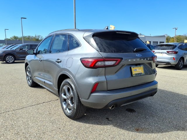 Certified 2024 Ford Escape ST-Line Select w/ Tech Pack #1 AWD/4WD image 5