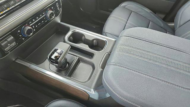 Used 2025 Chevrolet Silverado 1500 High Country w/ Technology Package image 16