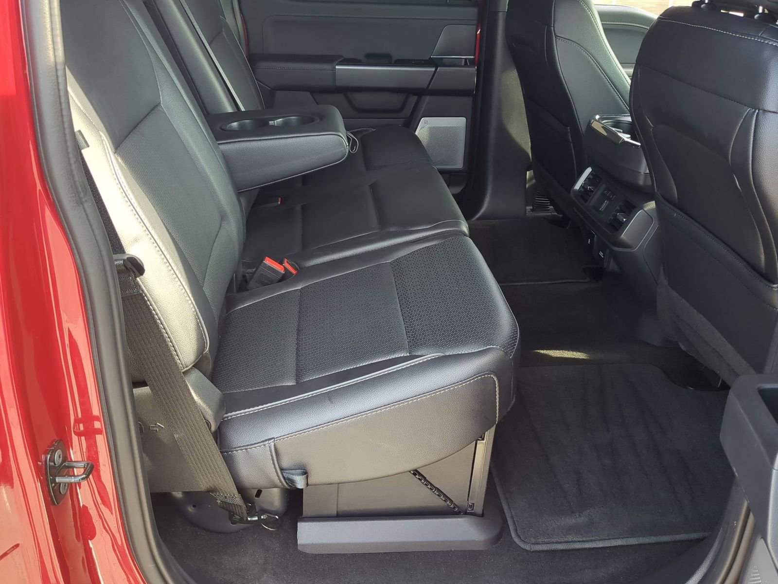 Certified 2024 Ford F150 Lariat w/ Equipment Group 502A High image 25