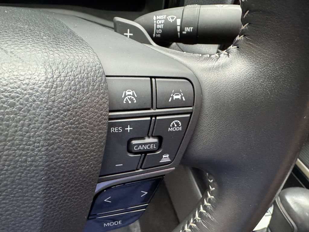Used 2025 Toyota Camry SE FWD image 15