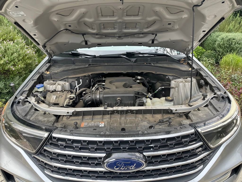 Certified 2020 Ford Explorer XLT w/ Equipment Group 202A image 25