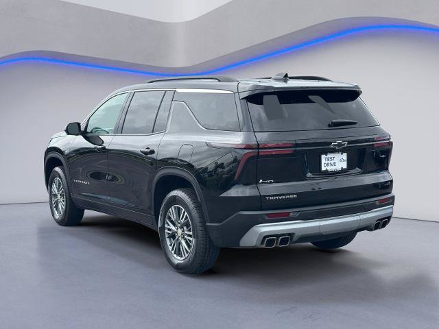 Used 2024 Chevrolet Traverse LT FWD image 3