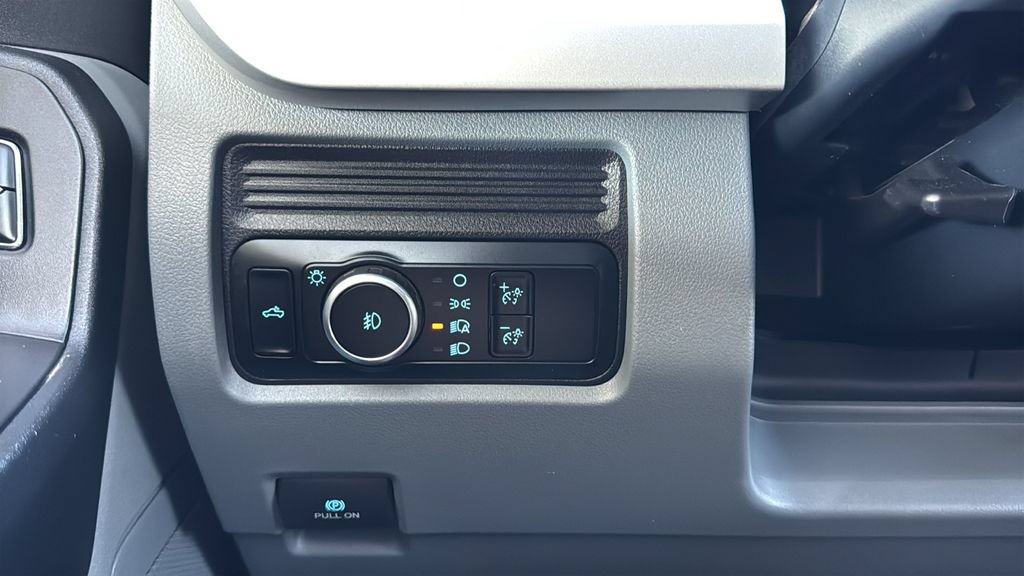 Certified 2025 Ford F250 2WD SuperCab Super Duty image 18