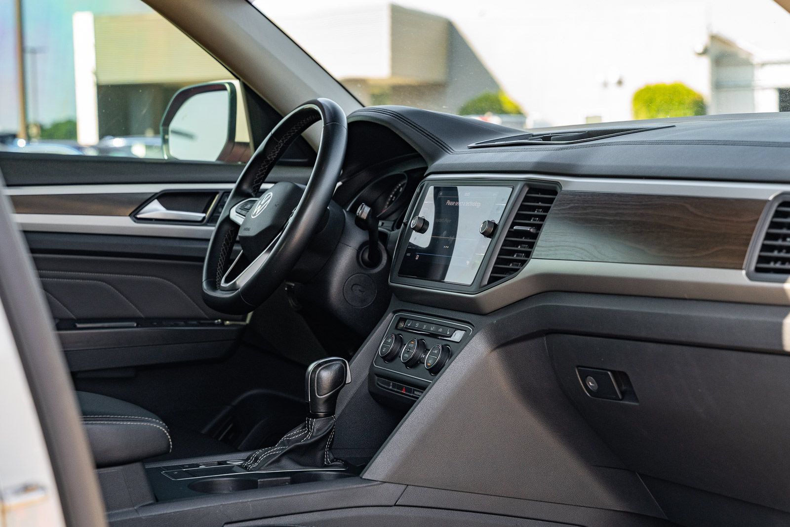 Used 2021 Volkswagen Atlas SE w/ Panoramic Sunroof Package FWD image 13