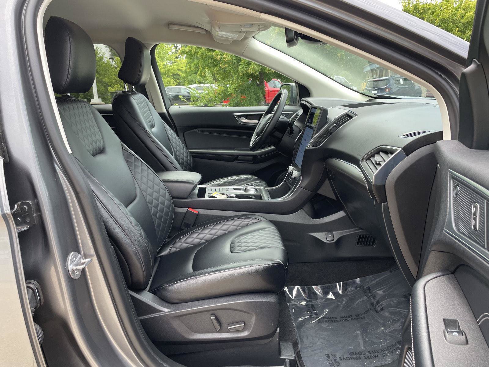 Certified 2024 Ford Edge Titanium AWD/4WD image 19