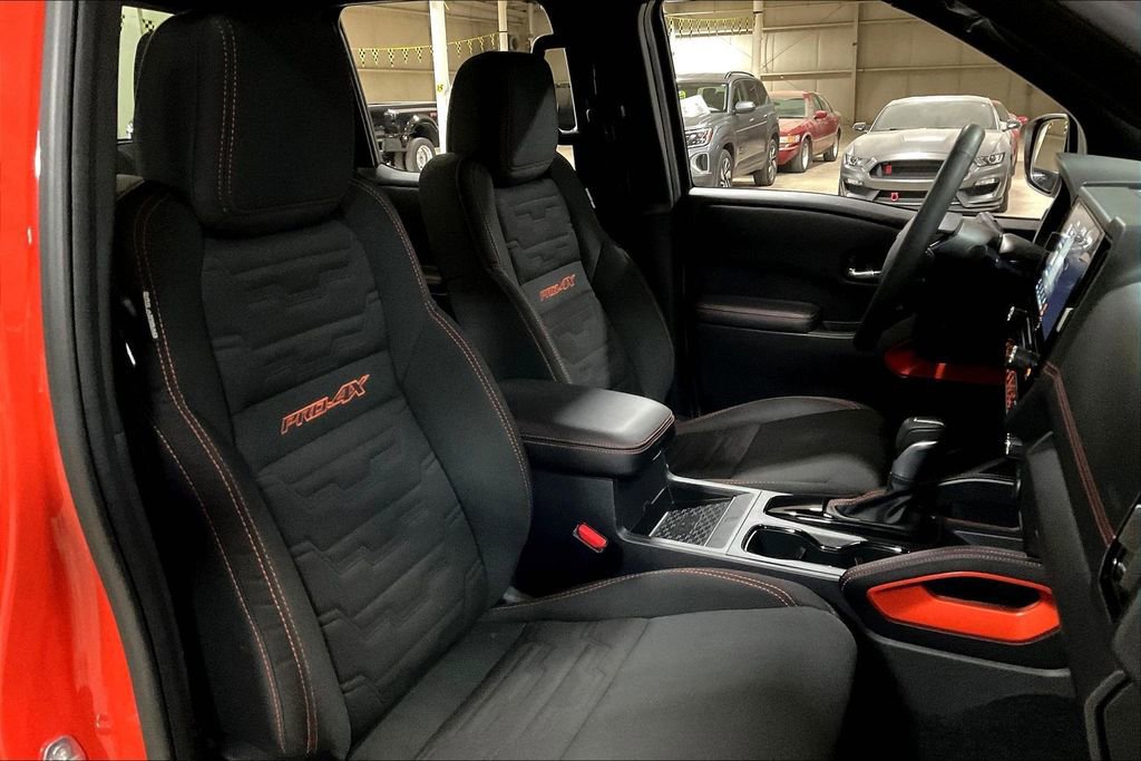 Used 2025 Nissan Frontier PRO-4X w/ Pro Convenience Package image 9