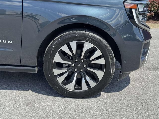 Certified 2025 Ford Expedition Platinum w/ Driver's Package AWD/4WD image 8