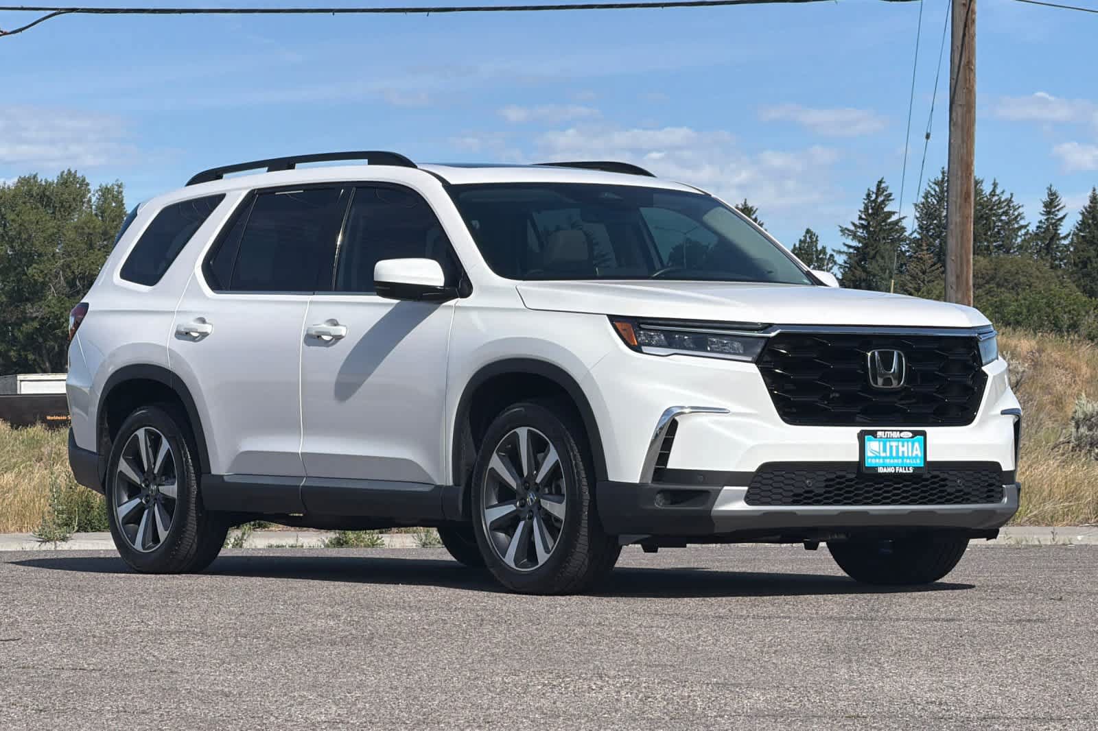 Used 2025 Honda Pilot Touring image 9