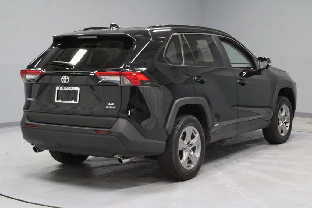Used 2025 Toyota RAV4 LE AWD/4WD image 11