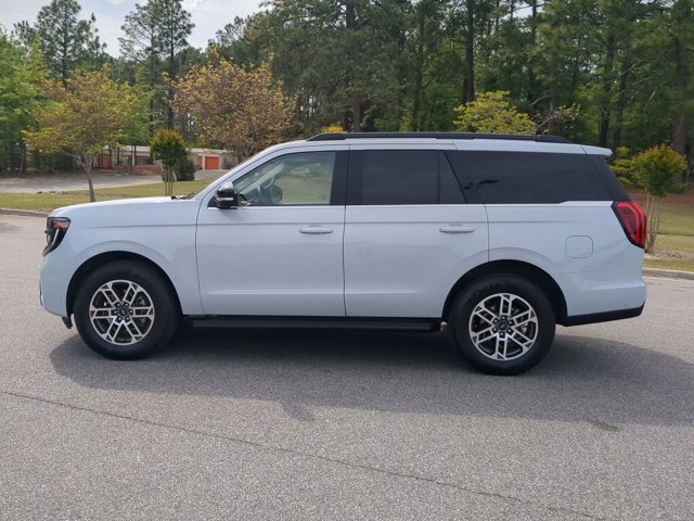 Certified 2025 Ford Expedition Active RWD image 7