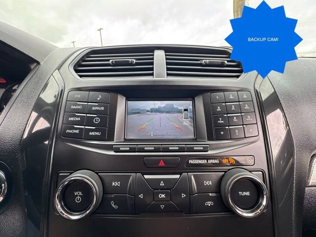 Certified 2018 Ford Explorer XLT FWD image 19