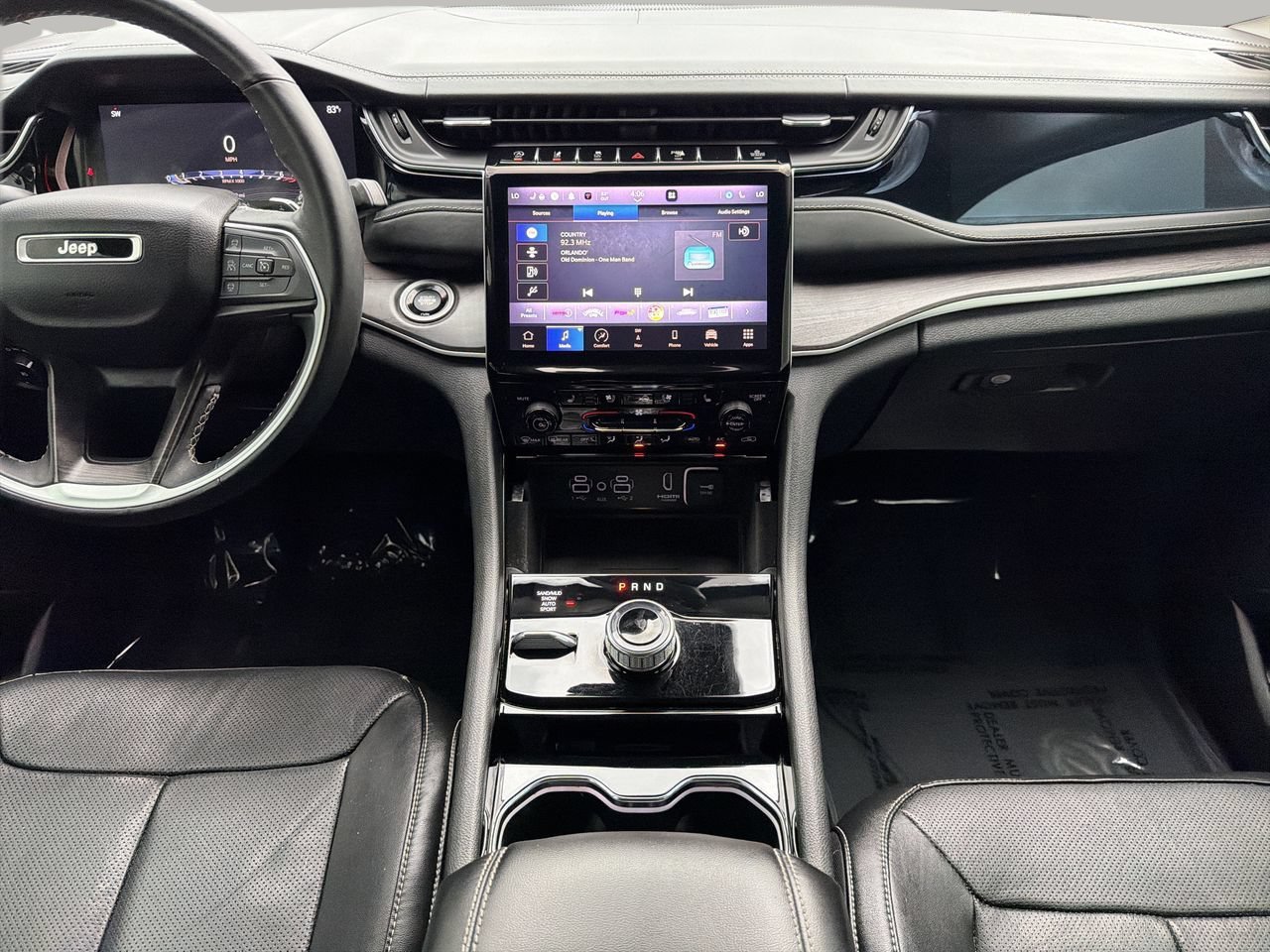 Used 2022 Jeep Grand Cherokee L Limited w/ Luxury Tech Group II AWD/4WD image 15