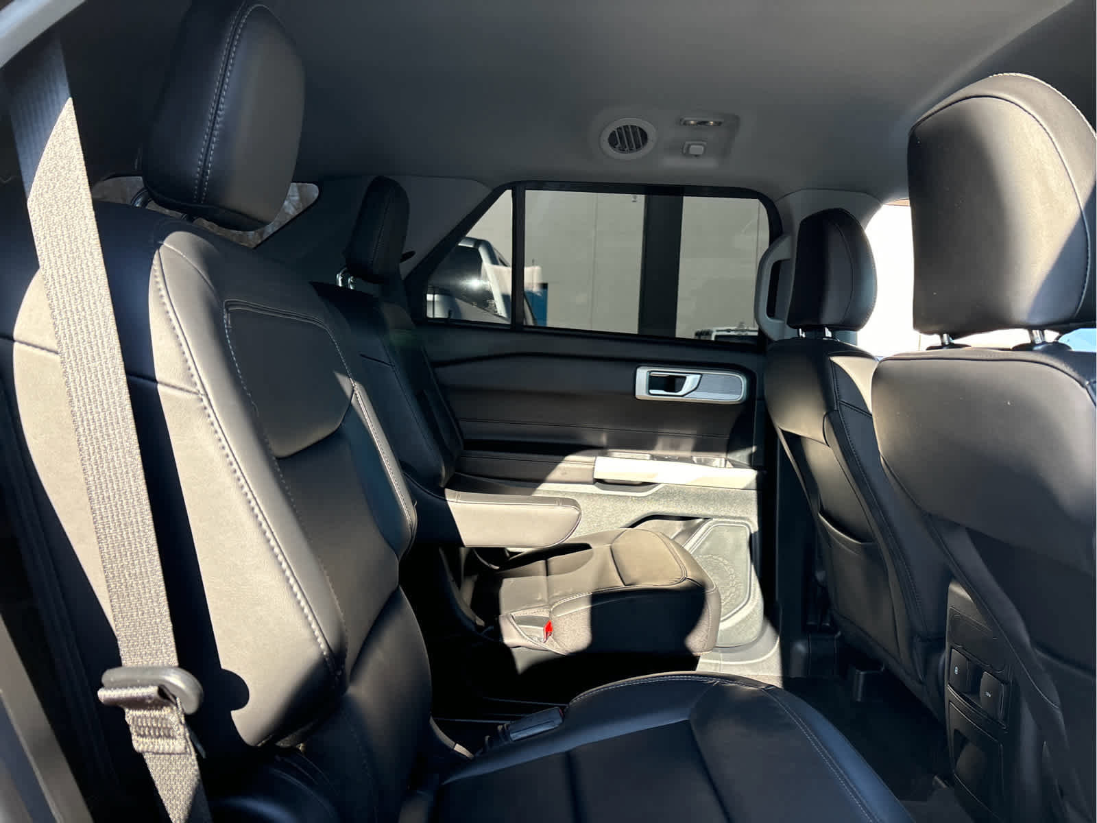 Certified 2023 Ford Explorer XLT w/ Equipment Group 202A image 32