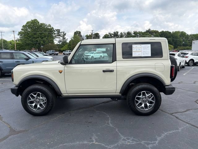 Certified 2025 Ford Bronco Badlands AWD/4WD image 3