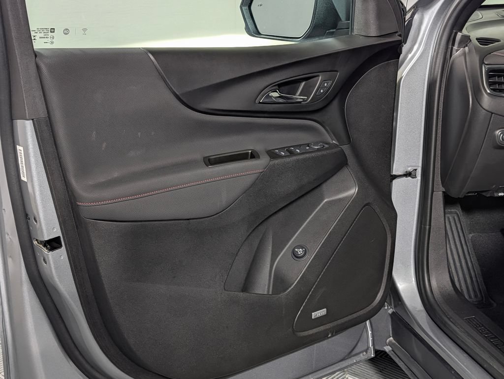 Used 2024 Chevrolet Equinox RS w/ RS Leather Package AWD/4WD image 25