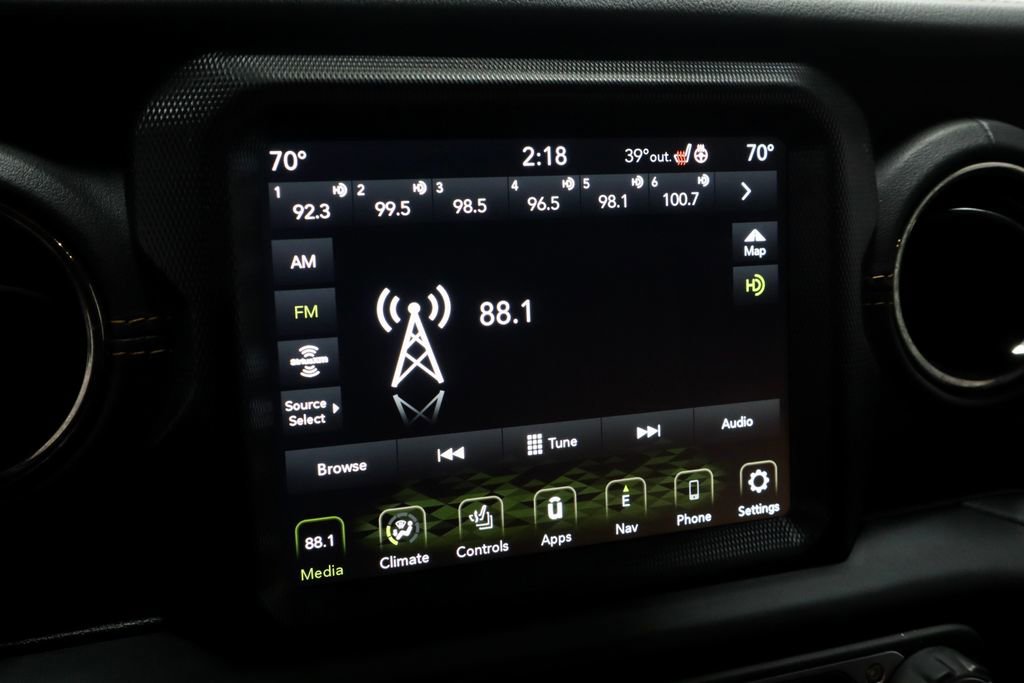 Used 2023 Jeep Wrangler Unlimited Sahara AWD/4WD image 3
