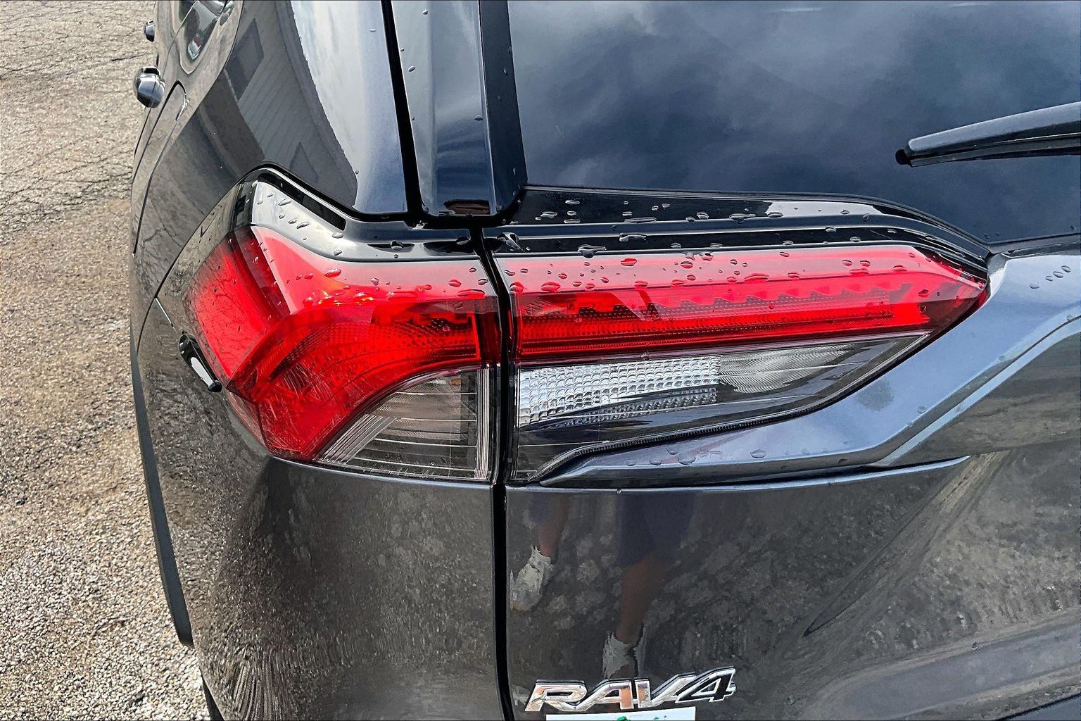 Used 2024 Toyota RAV4 LE AWD/4WD image 28