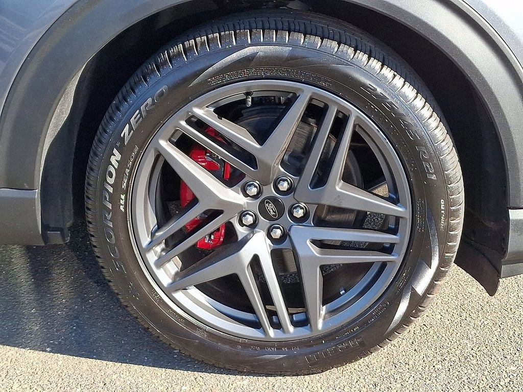 Certified 2025 Ford Explorer ST image 8