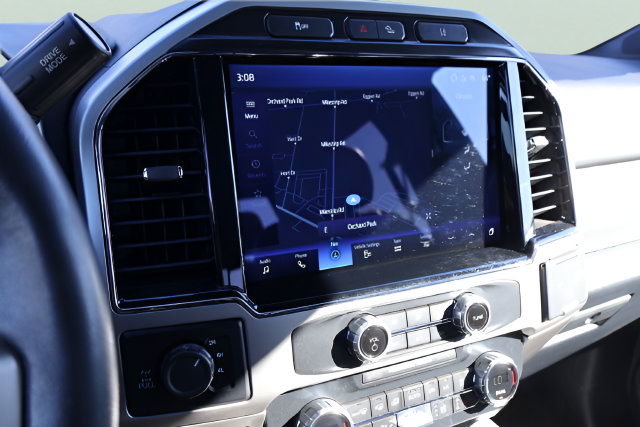 Certified 2022 Ford F250 Lariat w/ Tremor Off-Road Package AWD/4WD image 19