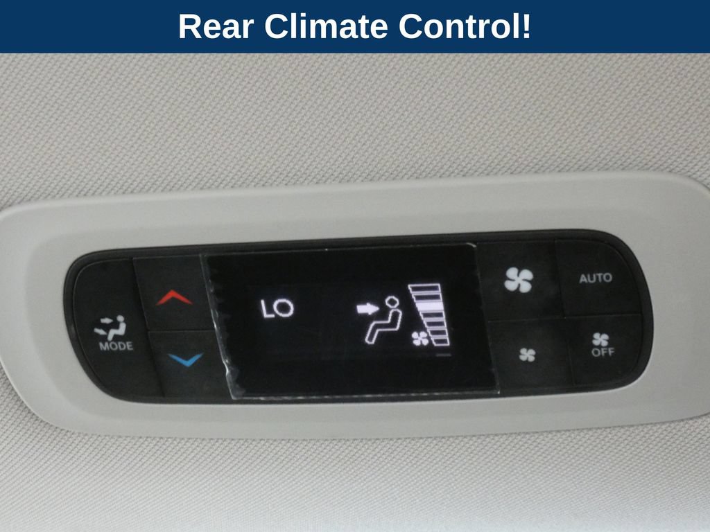 Used 2023 Chrysler Pacifica Touring-L FWD image 39