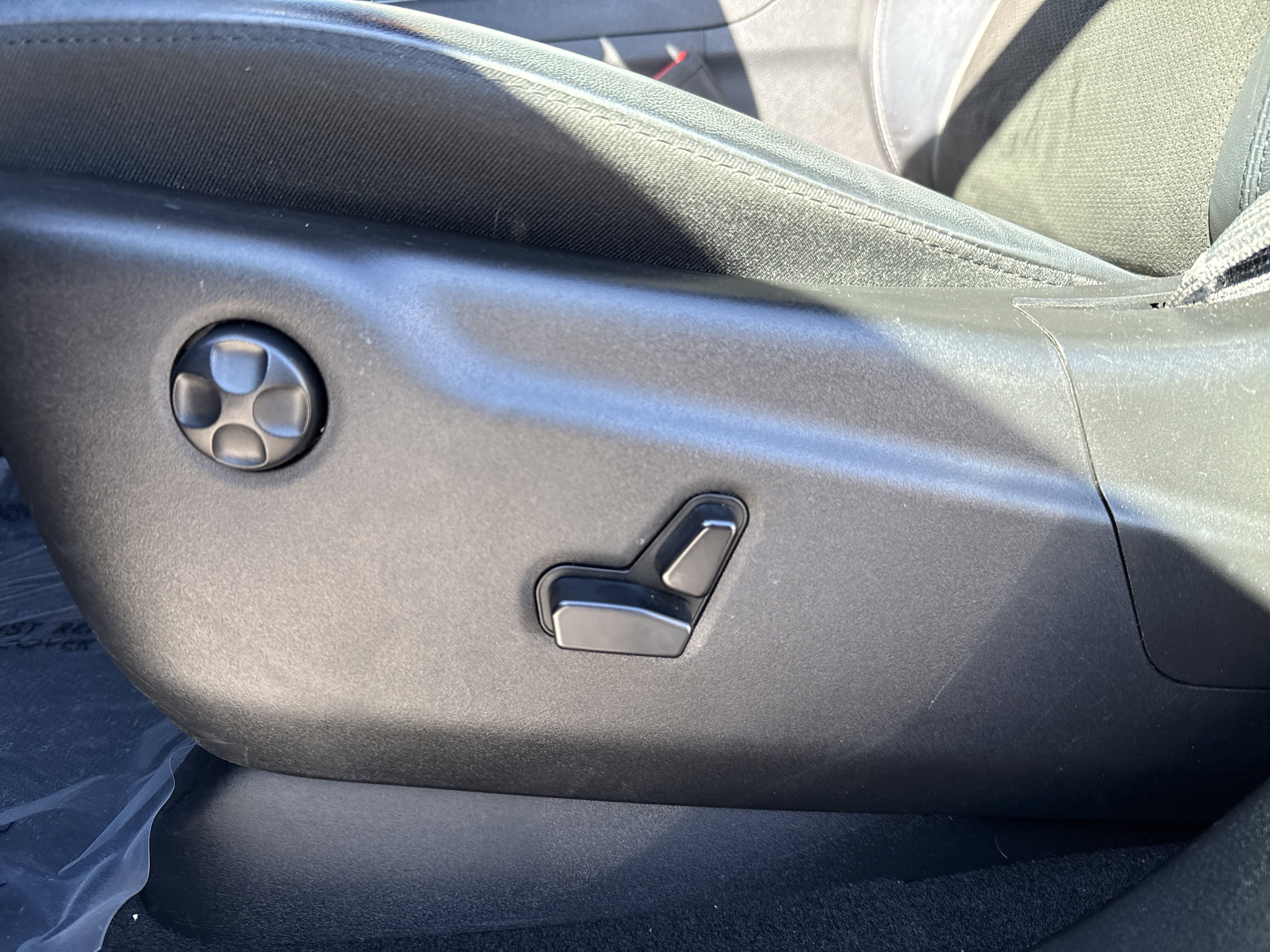 Used 2019 Jeep Grand Cherokee Altitude image 13