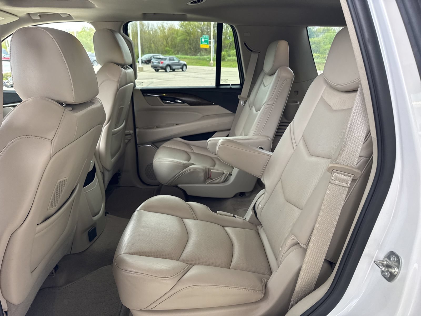 Used 2019 Cadillac Escalade Luxury AWD/4WD image 37