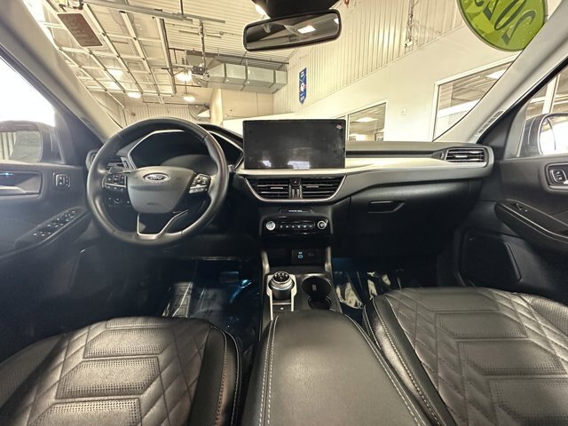 Certified 2023 Ford Escape Platinum w/ Premium Technology Package AWD/4WD image 18