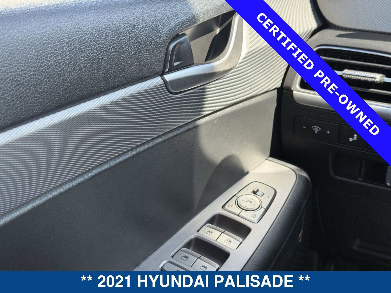 Used 2021 Hyundai Palisade SEL w/ Cargo Package image 34
