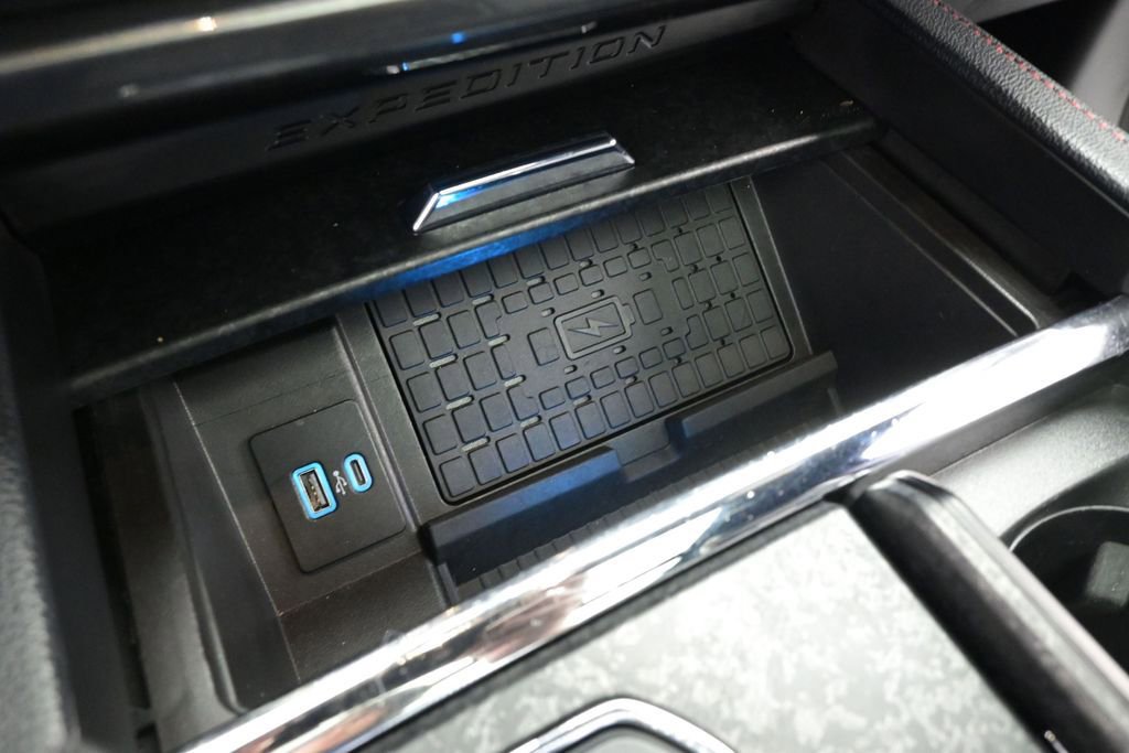 Certified 2023 Ford Expedition Limited AWD/4WD image 18