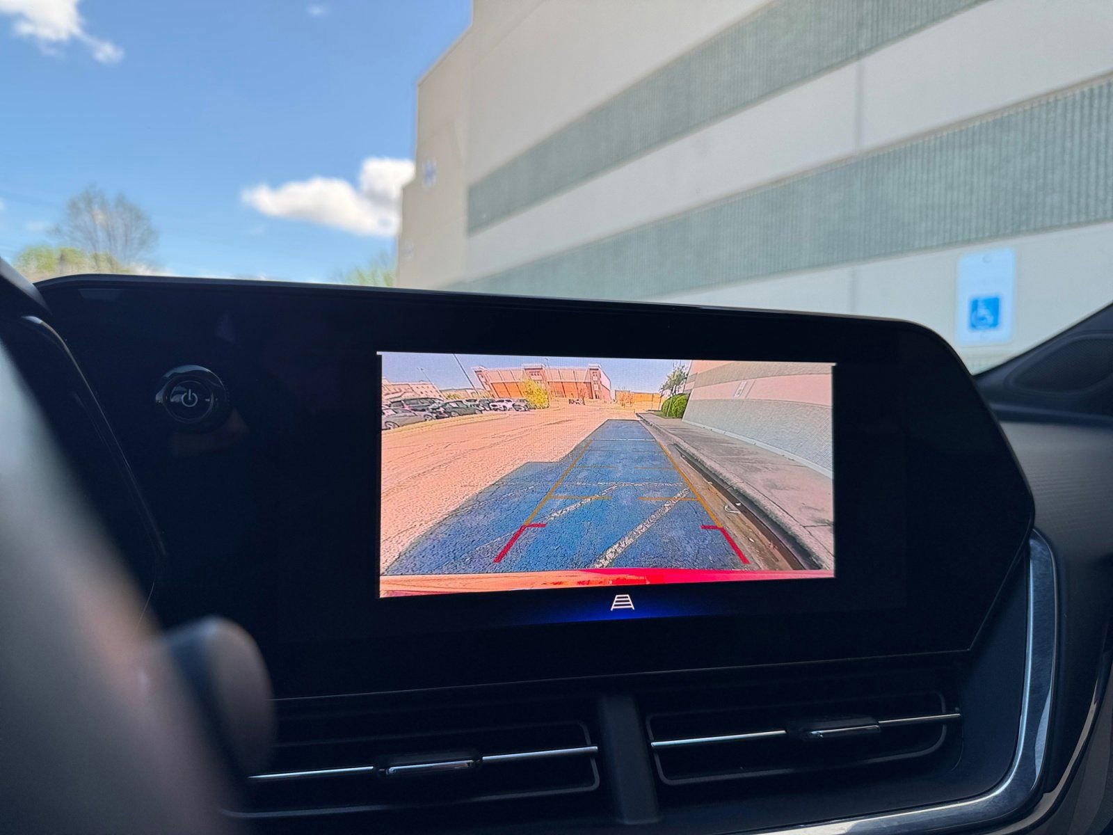 Used 2024 Chevrolet Trax RS w/ Sunroof Package image 28