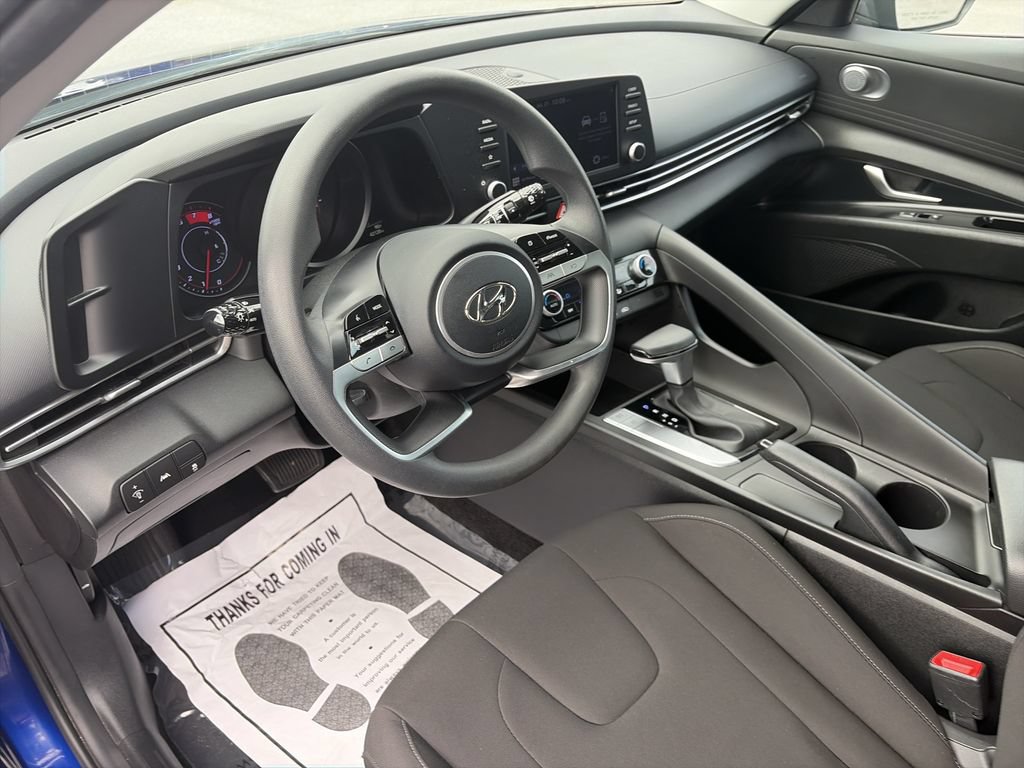 Used 2023 Hyundai Elantra SEL FWD image 11