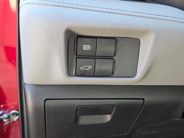 Used 2021 Toyota Highlander XLE image 27