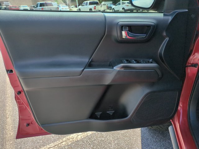 Used 2019 Toyota Tacoma TRD Off-Road AWD/4WD image 13